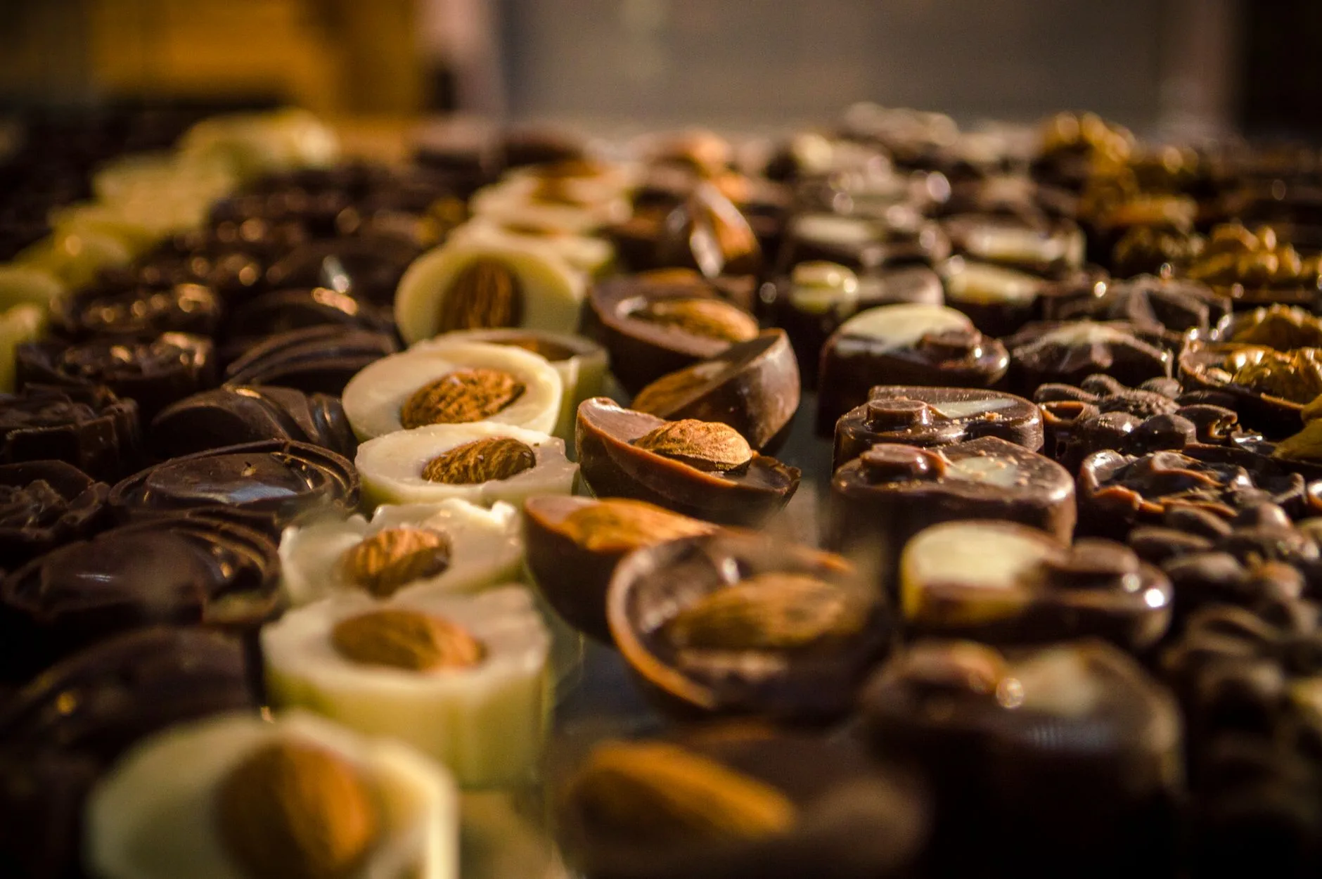 Tablettes et truffes au chocolat artisanal dans une boutique de Bariloche en Patagonie